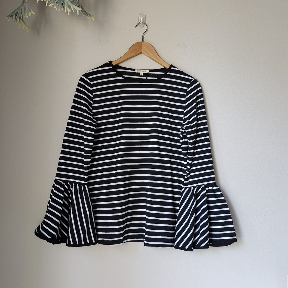 Boho Bell Sleeve Crew Neck Top - Picture 12 of 12